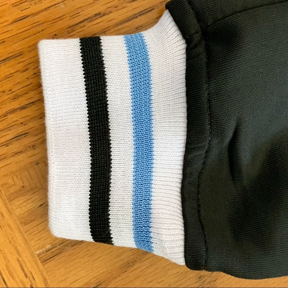 Boy’s 2pc Jogger Set Sizes 4 & 5 - Picture 16 of 16